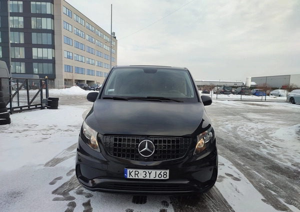 Mercedes-Benz Vito cena 120417 przebieg: 79293, rok produkcji 2018 z Kraków małe 106